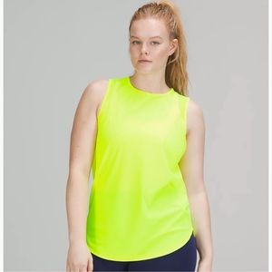 Lululemon Sculpt Tank w/Back Vent in Highlight Yellow in Size 6